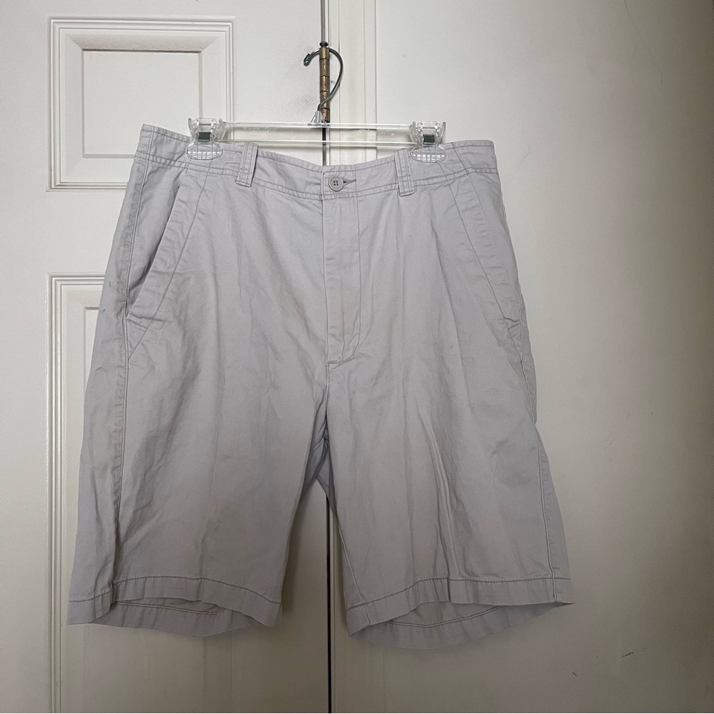 St. John's Bay Light beige 100% Cotton Men's 36 Waist  Flat Front Shorts